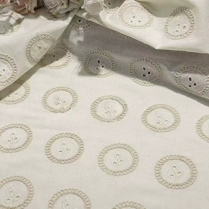 Sewing Fabric - Tela Floral Bordada con Puntada de